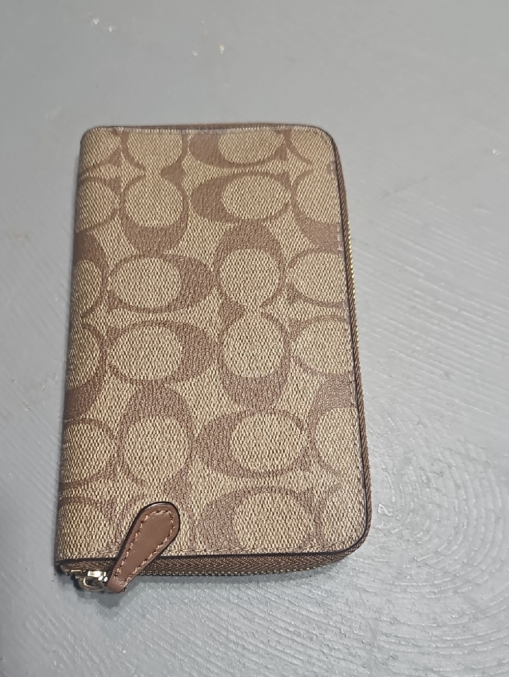 Coach Medium ID Zip Wallet In Signature Canvas Khaki/Saddle C4124 - Picture 2 of 10